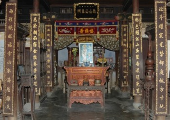 HOÀNH PHI CÂU ĐỐI HÁN NÔM THƯỜNG DÙNG